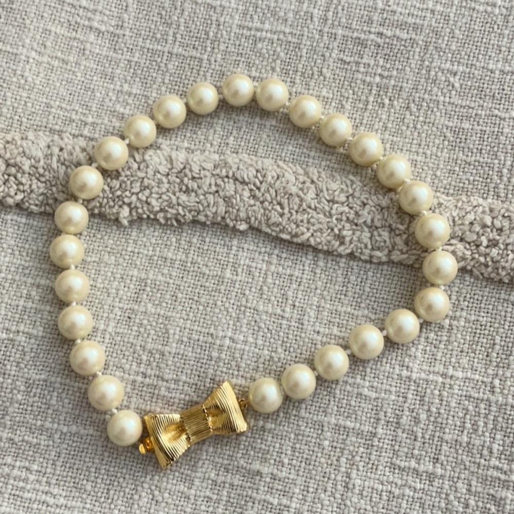 kate spade new york - all wrapped up in pearls short necklace - Picture 6 of 9